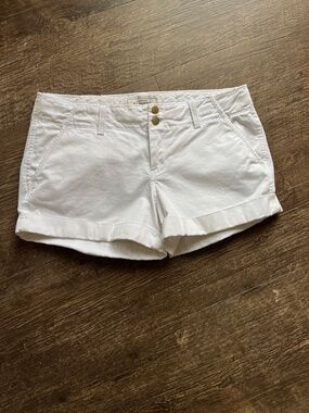 Vintage Old Navy Women’s Chino-style Cuffed Shorts